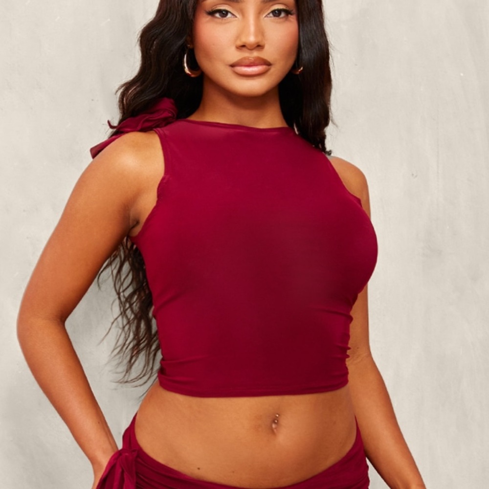 pretty little thing | burgundy slinky ruffle detail top